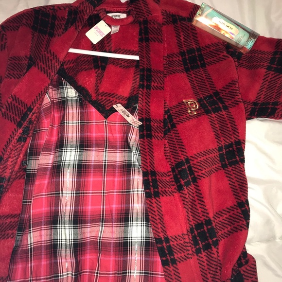 Vs robes and sleep cami w/ sleep mask - Picture 4 of 6